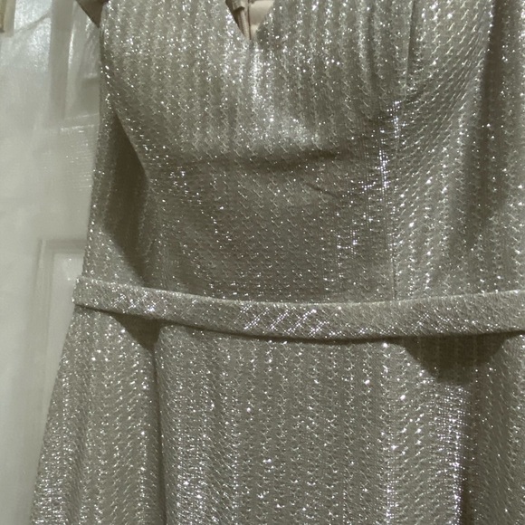 Gown - Picture 2 of 4